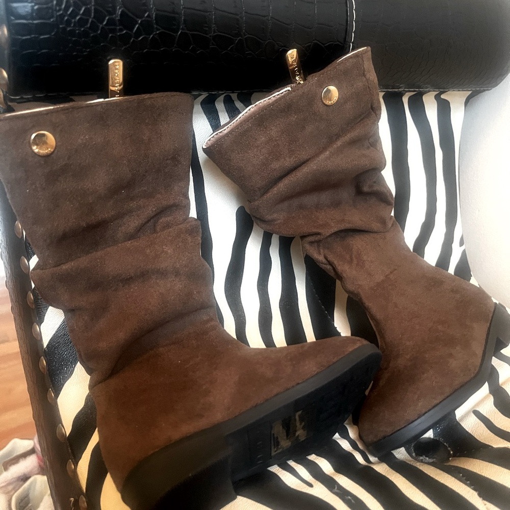 Brand new tall suede Tahari toddler boot size 7.
